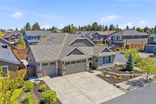 61065 Manhae Loop, Bend, OR, 97702-2640 | Card Image