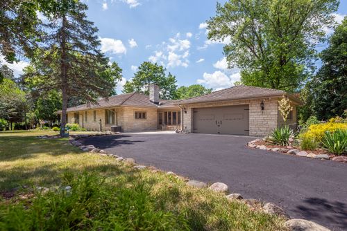 1090 Roselle Rd, Inverness, IL, 60067-7334 | Card Image