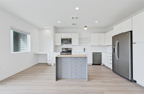 301-100 W Mockingbird Ln, Austin, TX, 78745-3119 | Card Image