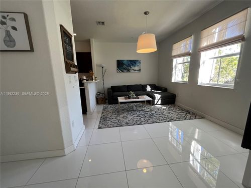 unit-203-10012 Nw 7th St, Miami, FL, 33172-4093 | Card Image