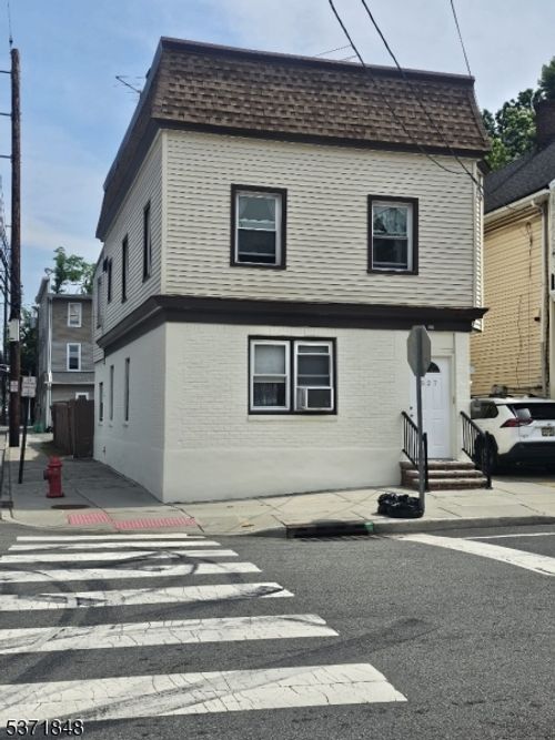 527 Cary St, Orange, NJ, 07050-1401 | Card Image