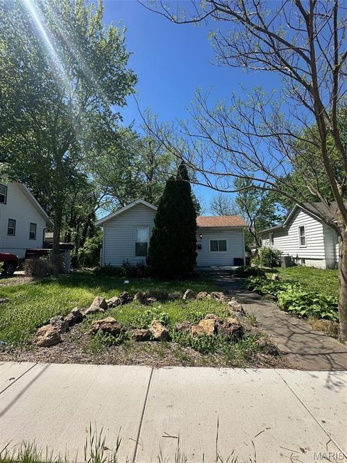 3311 Calvert Avenue, Breckenridge Hills, MO, 63114 | Card Image