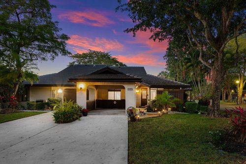 5125 Pine Dr, Boynton Beach, FL, 33437-1364 | Card Image