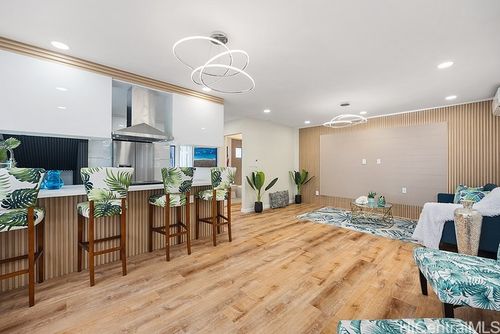 apt-a-1812 Waiola St, /Honolulu, HI, 96826-2686 | Card Image