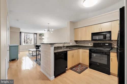 apt-317-1000 New Jersey Ave Se, WASHINGTON, DC, 20003-3378 | Card Image