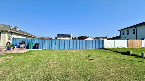 2272 N Harper Dr, Harvey, LA, 70058-1332 | Card Image