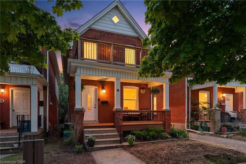 30 Dundas St, Brantford, ON, N3R1R9 | Card Image