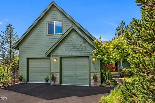 2309 Nw Eastes St, Bend, OR, 97703-1143 | Card Image
