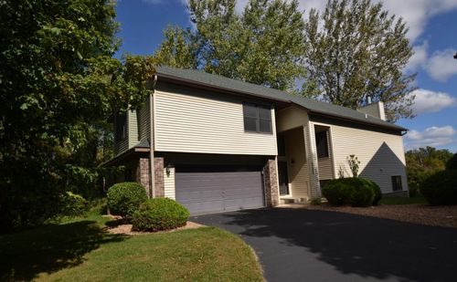 5700 Willow Trl, Shoreview, MN, 55126-4782 | Card Image