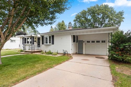 825 Tommark Street, GREEN BAY, WI, 54304 | Card Image