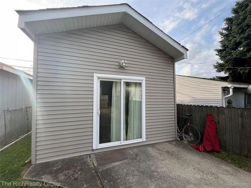 18254 Harman St, Melvindale, MI, 48122-1404 | Card Image