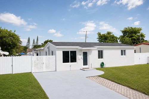 511 N 69th Way, Hollywood, FL, 33024-7441 | Card Image