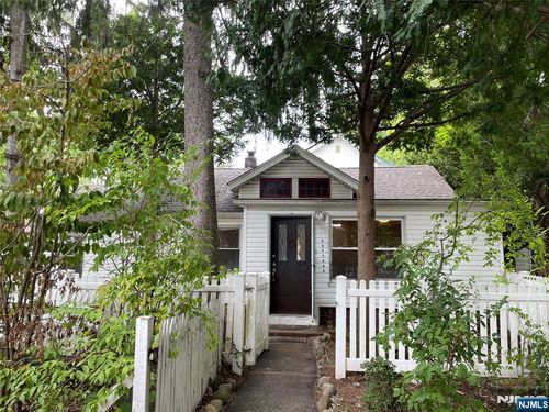 301 Farrant Ter, Teaneck, NJ, 07666-3207 | Card Image