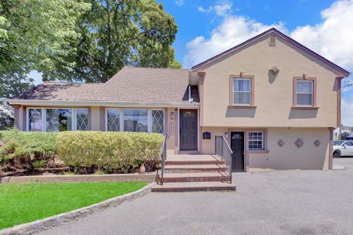 2927 Brower Ave, Oceanside, NY, 11572-3335 | Card Image