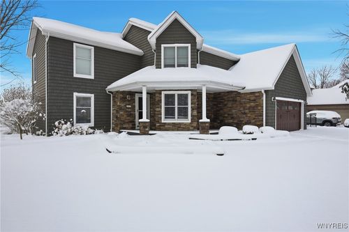 720 Raymond Dr, Lewiston, NY, 14092-1185 | Card Image