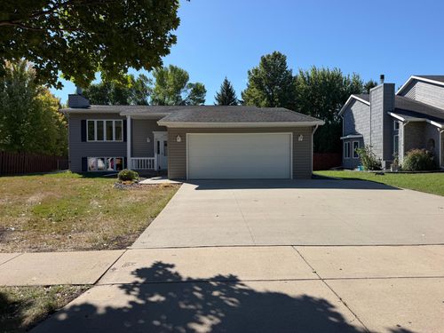 1608 38th Ave S, Fargo, ND, 58104-6322 | Card Image