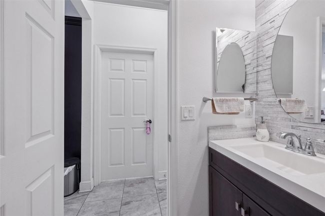 11617 Crowned Sparrow Ln, Townhouse with 3 bedrooms, 3 bathrooms and null parking in TAMPA FL | Image 7