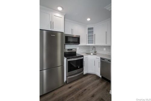 l-105 Overton Avenue, Islip, NY, 11782 | Card Image