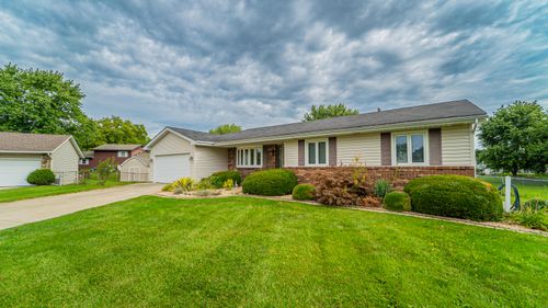 1424 W 94th Pl, Crown Point, IN, 46307-1710 | Card Image