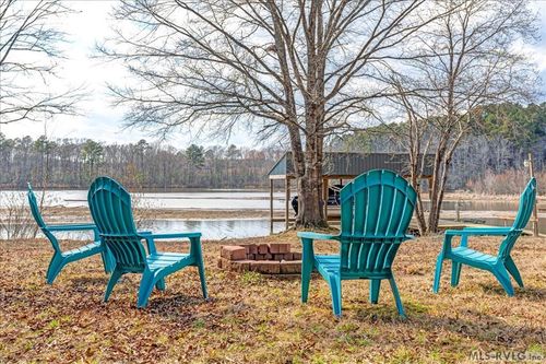 2407 Great Creek Dr, La Crosse, VA, 23950-2900 | Card Image