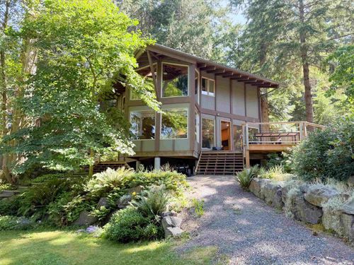901 Windjammer Rd, Bowen Island, BC, V0N1G2 | Card Image