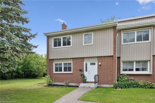 11-121 University Ave E, Waterloo, ON, N2J4J1 | Card Image