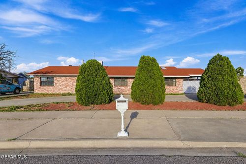 2548 Dunoon Dr, El Paso, TX, 79925-5216 | Card Image