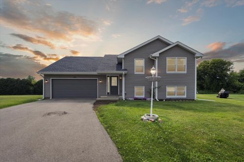 113 New Brunswick Ln Sw, Poplar Grove, IL, 61065-8501 | Card Image