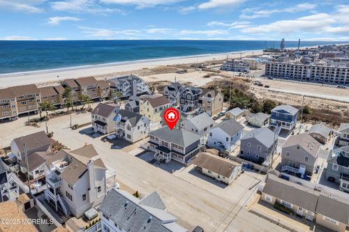 3 Holiday Rd, Seaside Heights, NJ, 08751-1725 | Card Image