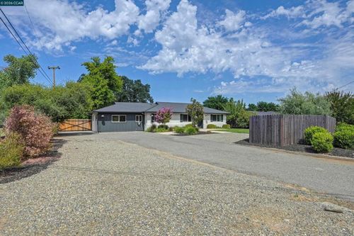 4246 Laird Rd, Loomis, CA, 95650-8906 | Card Image