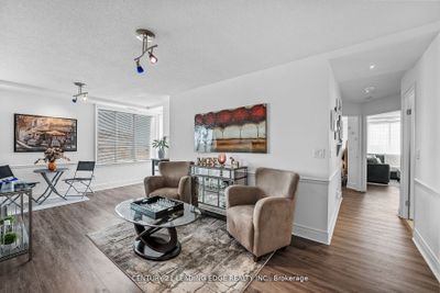 6 - 135 Pond Dr, Condo with 2 bedrooms, 2 bathrooms and 1 parking in Thornhill ON | Image 3