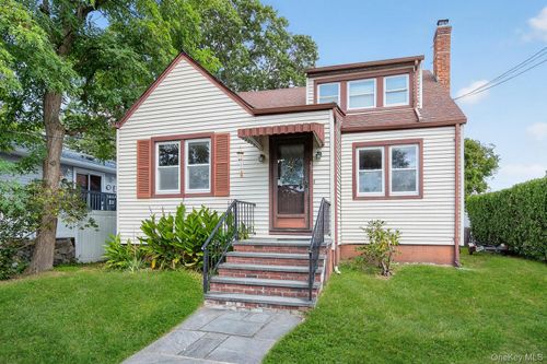 29 Hickory Rd, Bayville, NY, 11709-1832 | Card Image
