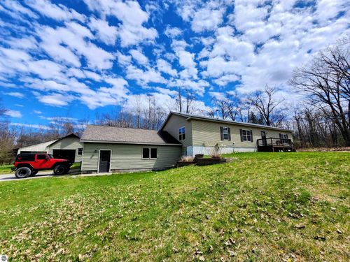 8051 County Road 489, Atlanta, MI, 49709-9031 | Card Image
