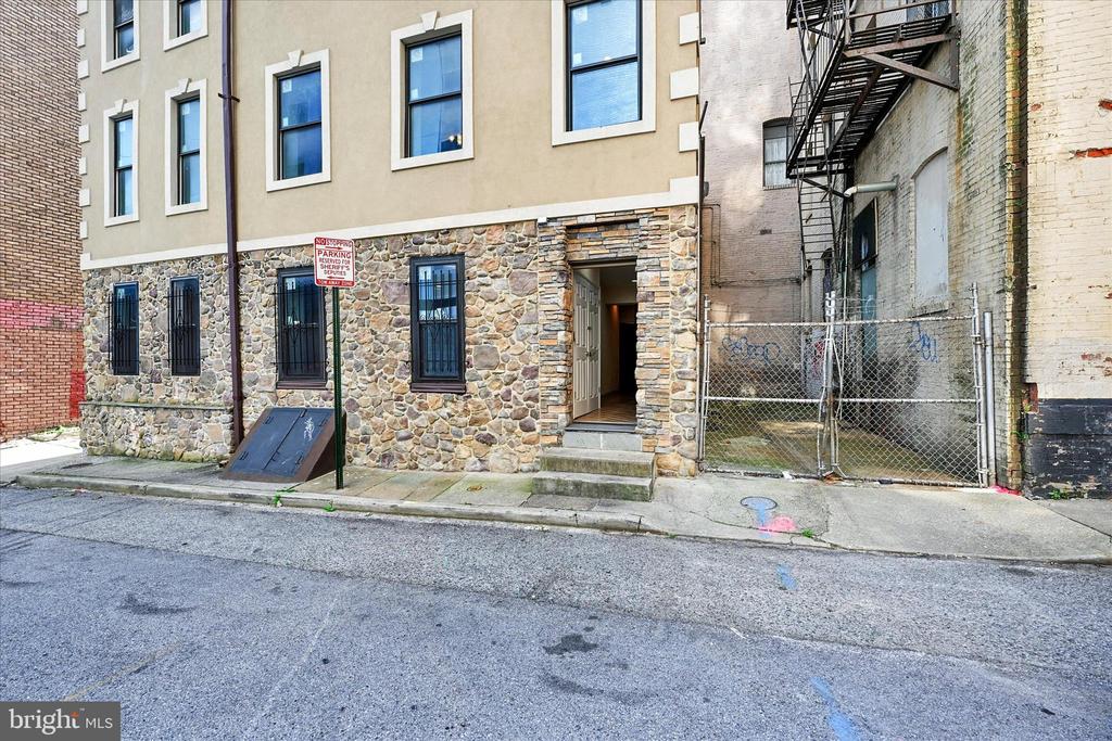 Commercial Sale in BALTIMORE 3