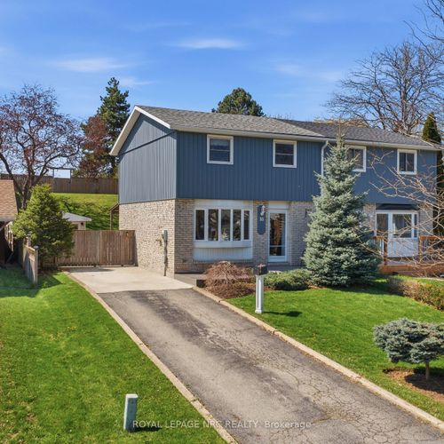 35 Birchpark Dr, Grimsby, ON, L3M4M9 | Card Image