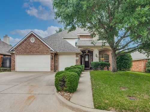 931 Park Forest Drive, Hurst, TX, 76053 | Card Image