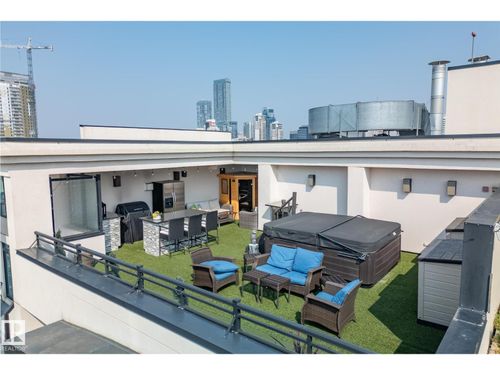 9939 109 St Nw, Edmonton, AB, T5K1H6 | Card Image