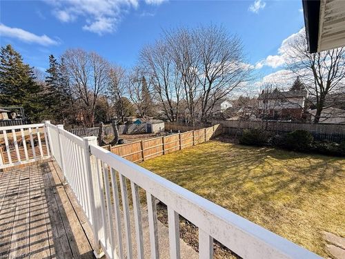 374 Victoria Rd N, Guelph, ON, N1E5J7 | Card Image