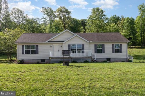 7 Kristin Dr, LANDISBURG, PA, 17040-9035 | Card Image