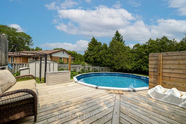 1707 Hansuld St, Home with 6 bedrooms, 2 bathrooms and 4 parking in London ON | Image 32