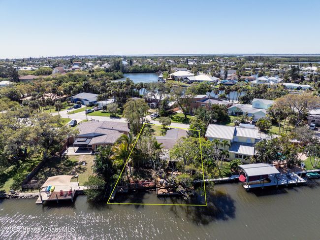 Easy access to the Banana River for boating | Image 47