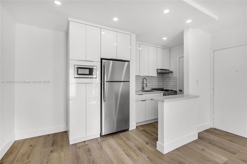 apt-b5-5991 Sw 76th St, South Miami, FL, 33143-5102 | Card Image