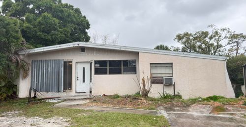 738 Lund Cir, MELBOURNE, FL, 32901-4132 | Card Image