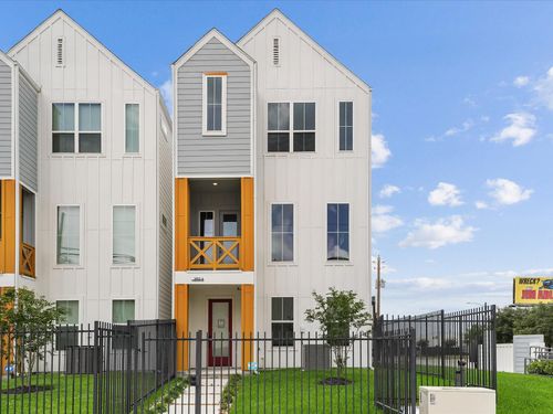 a-3903 Pinemont Dr, Houston, TX, 77018-1101 | Card Image