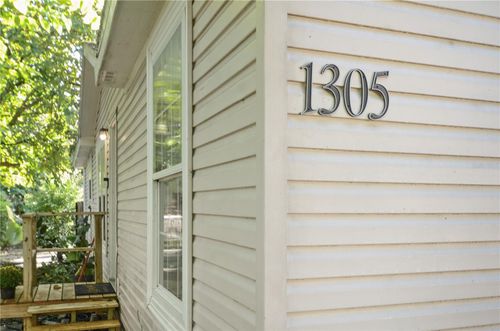 1305 Groveland Ave, ORLANDO, FL, 32806-2449 | Card Image