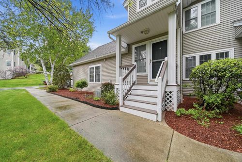 47 Reed Dr, Bedford, NH, 03110-6870 | Card Image