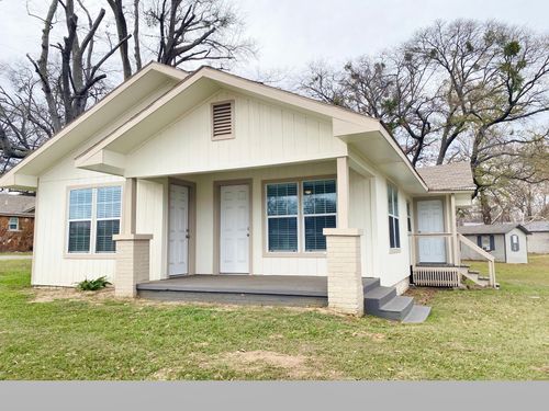 1304 W Ferguson, Mt Pleasant, TX, 75455 | Card Image