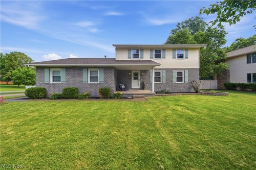 2681 Country Squire St Nw, Uniontown, OH, 44685-9489 | Card Image