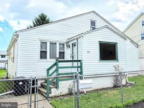 546 W Main St, Weatherly, PA, 18255-1025 | Card Image