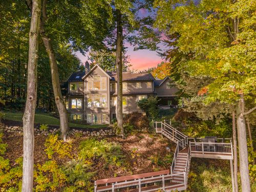 19184 Rosemary Rd, Spring Lake, MI, 49456-9657 | Card Image